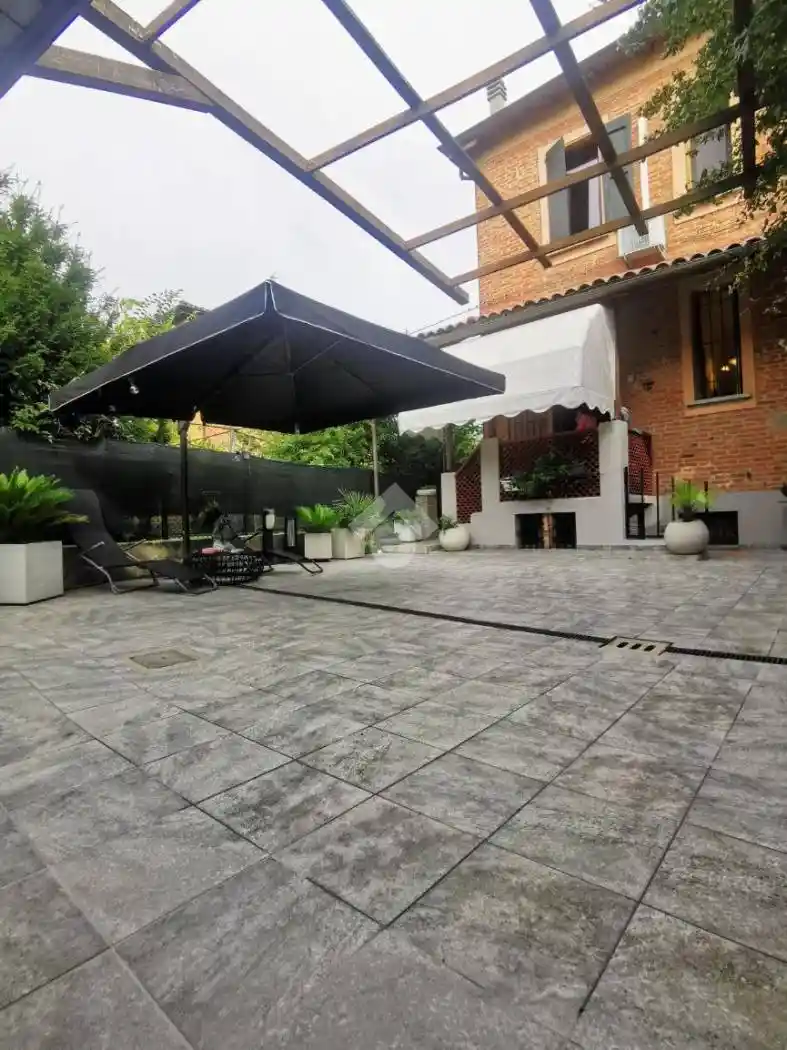 Casa indipendente in vendita a Bologna