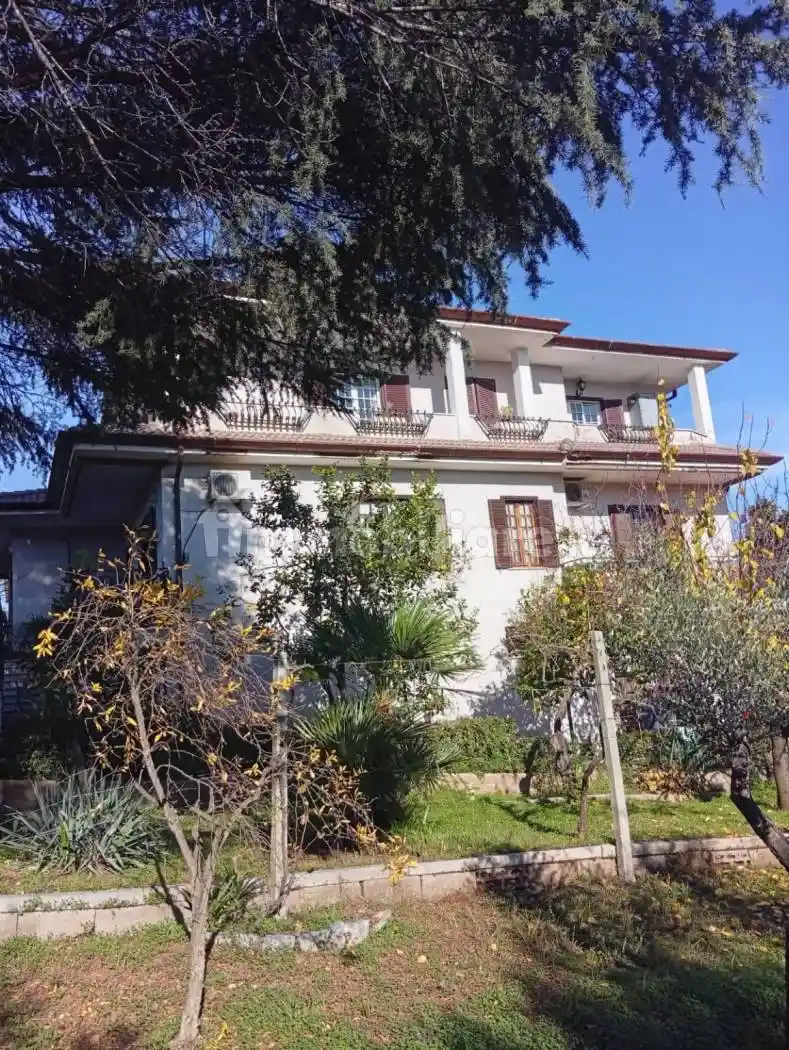 Casa indipendente in vendita a Cisterna di Latina