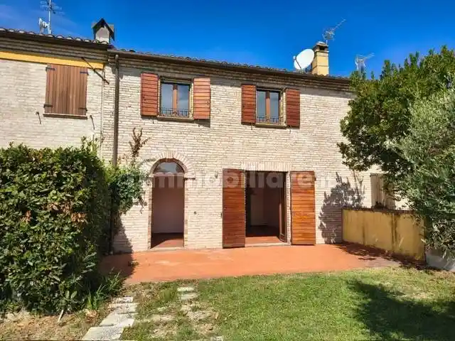 Casa indipendente in vendita a Fano