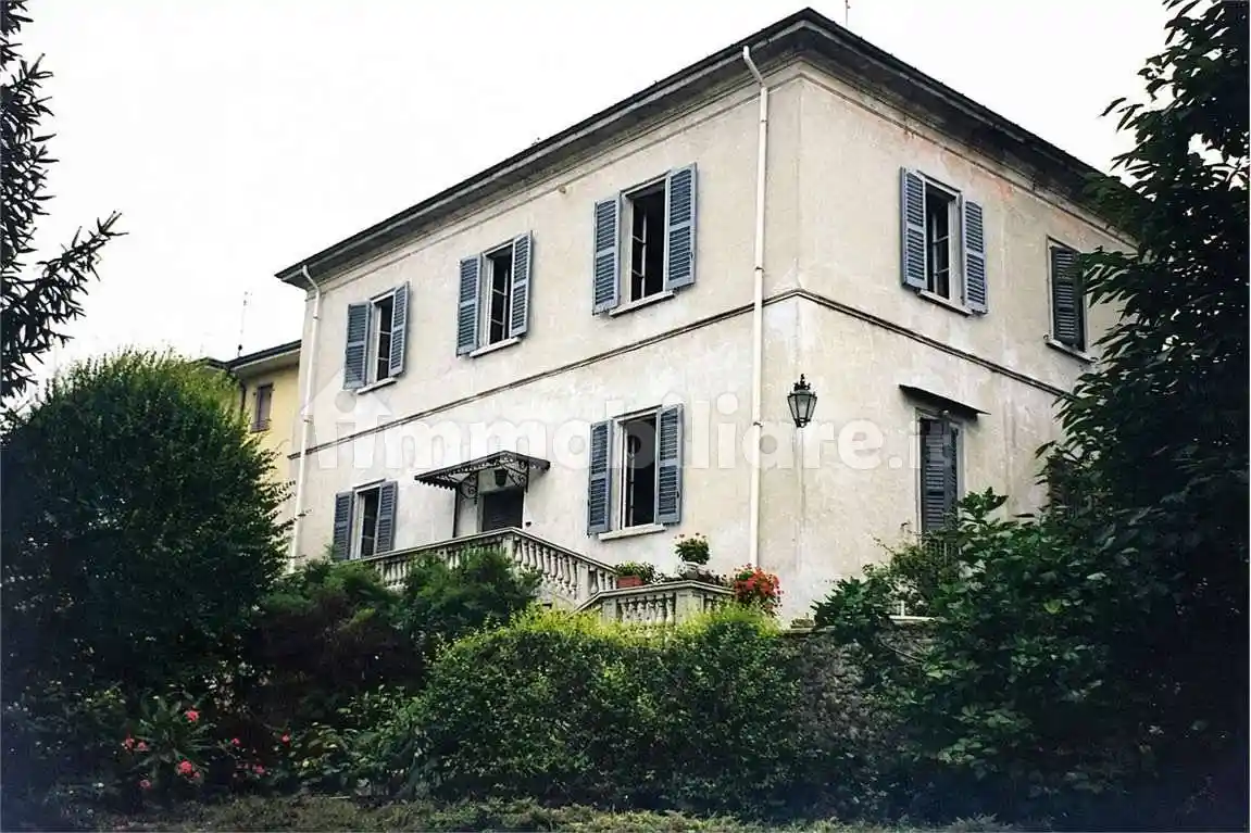 Villa in vendita a Luisago
