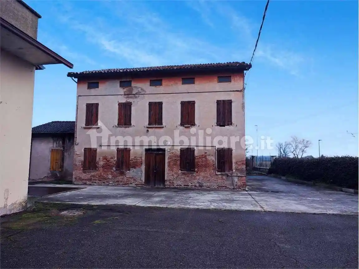 Rustico - Casale in vendita a Novellara