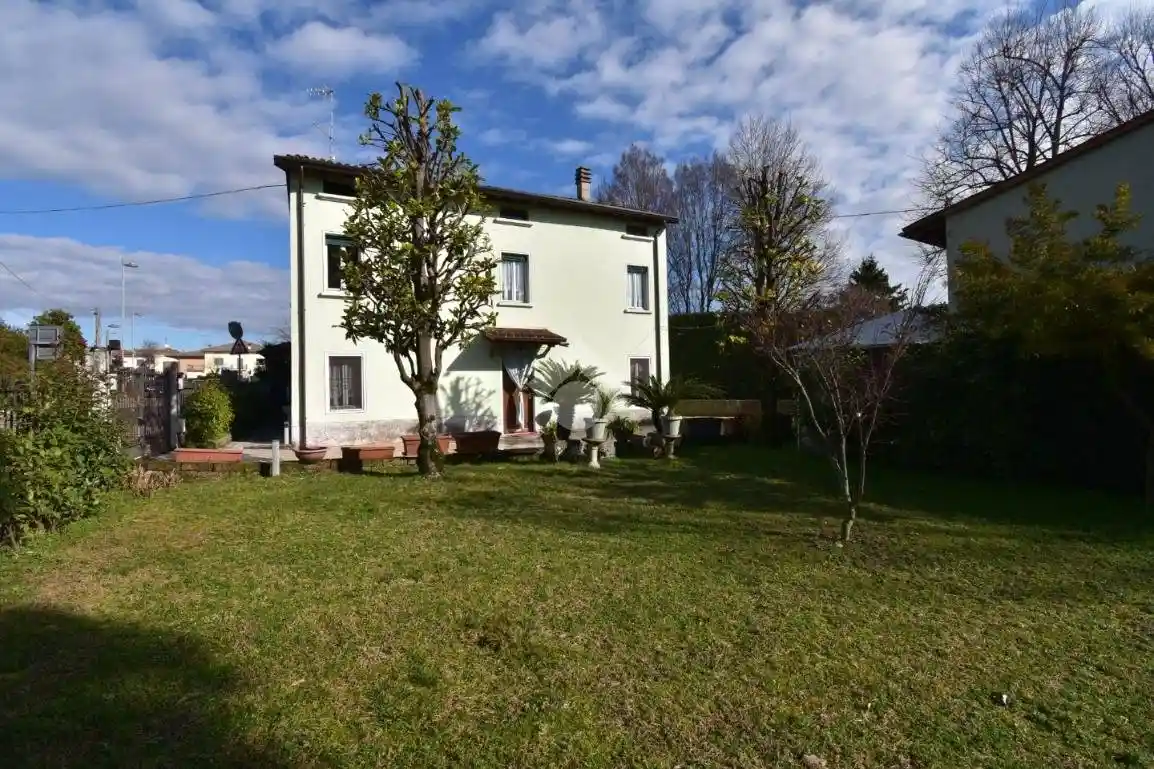 Villa in vendita a Castiglione delle Stiviere