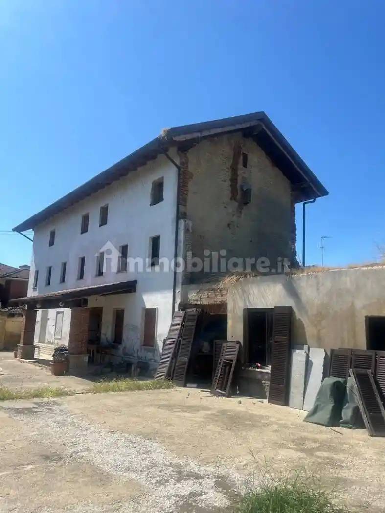 Casa indipendente in vendita a Pezzana