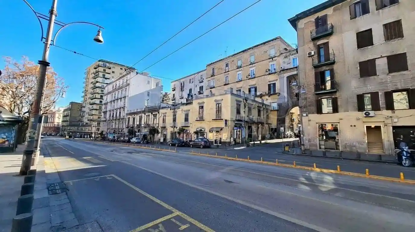 Appartamento in vendita a Napoli