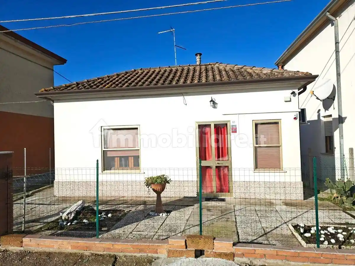 Villa in vendita a Riva del Po