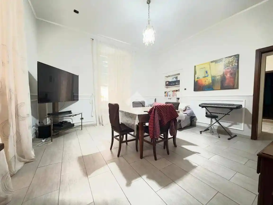 Appartamento in vendita a Napoli