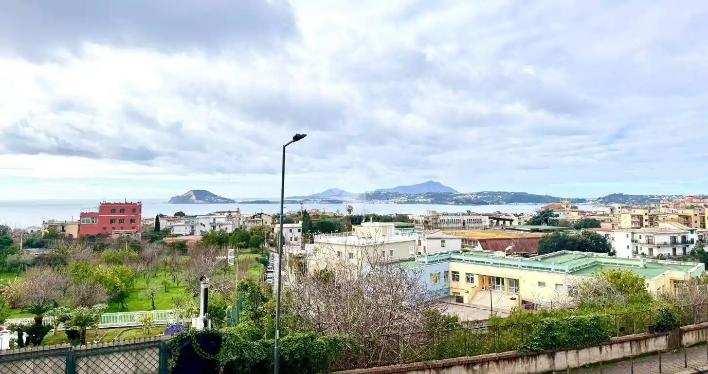 Appartamento in vendita a Pozzuoli