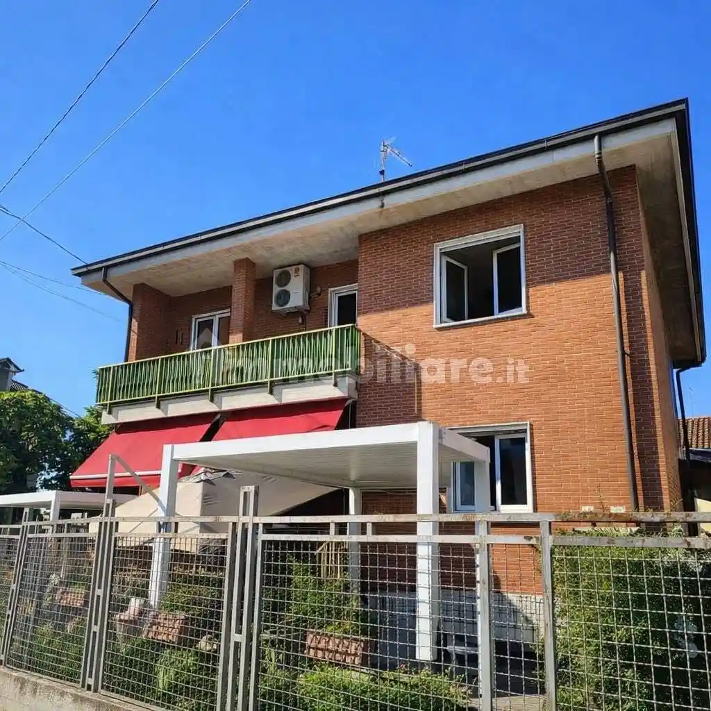 Appartamento in vendita a Bressana Bottarone