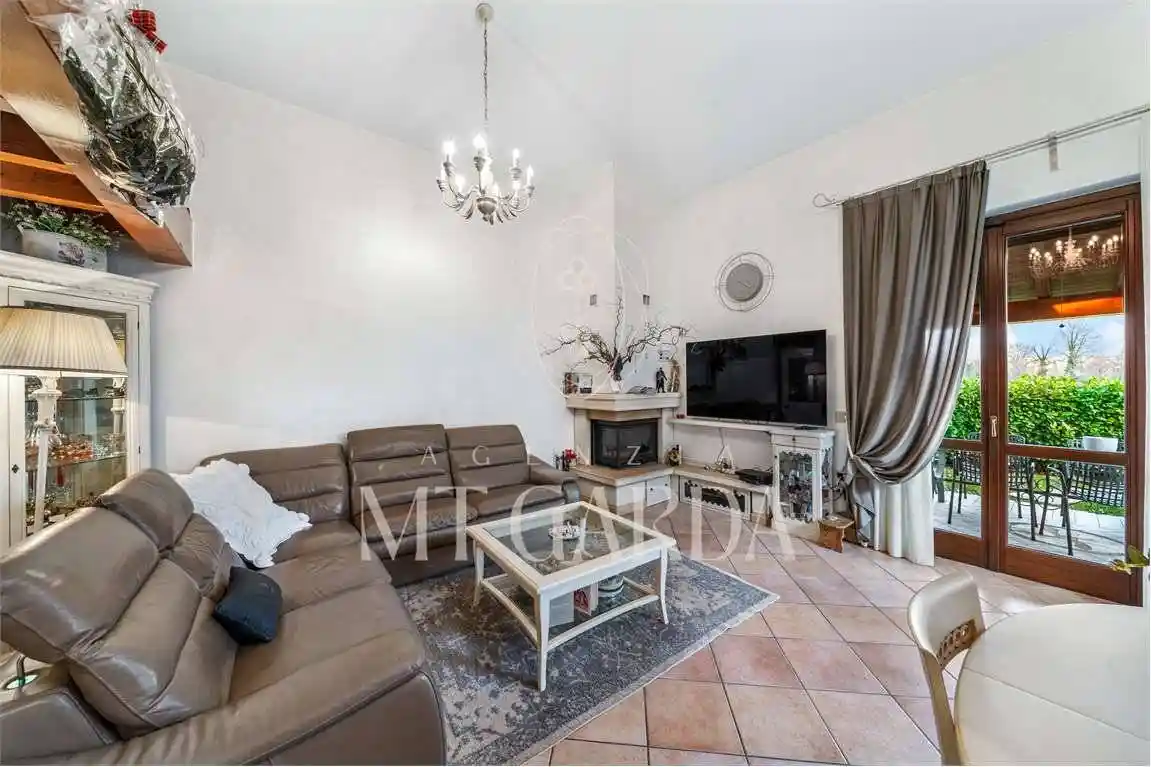 Villa in vendita a Manerba del Garda