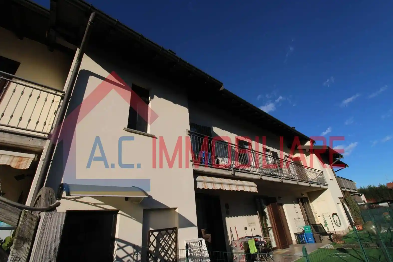 Appartamento in vendita a Sesto Calende