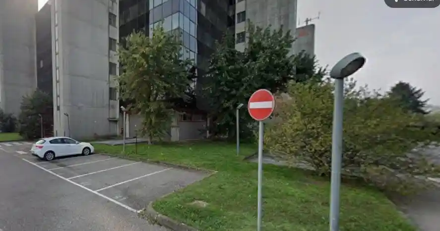 Palazzo - Edificio in vendita a San Giuliano Milanese