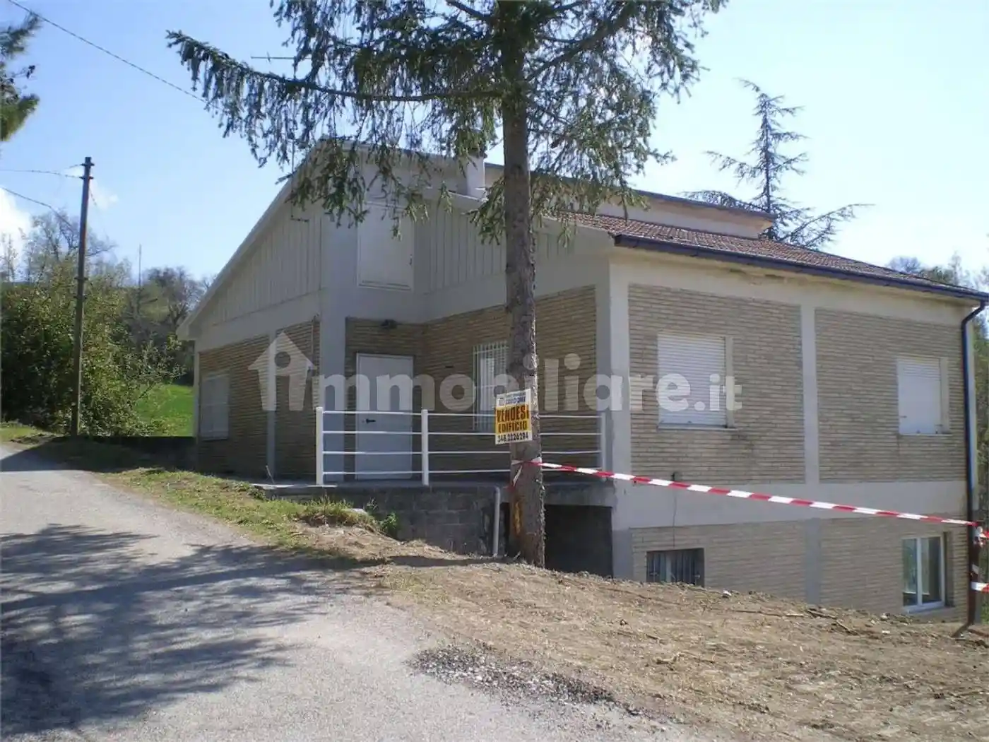 Villa in vendita a Monteleone di Fermo