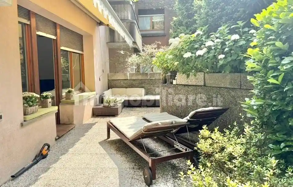 Appartamento in vendita a Barzanò