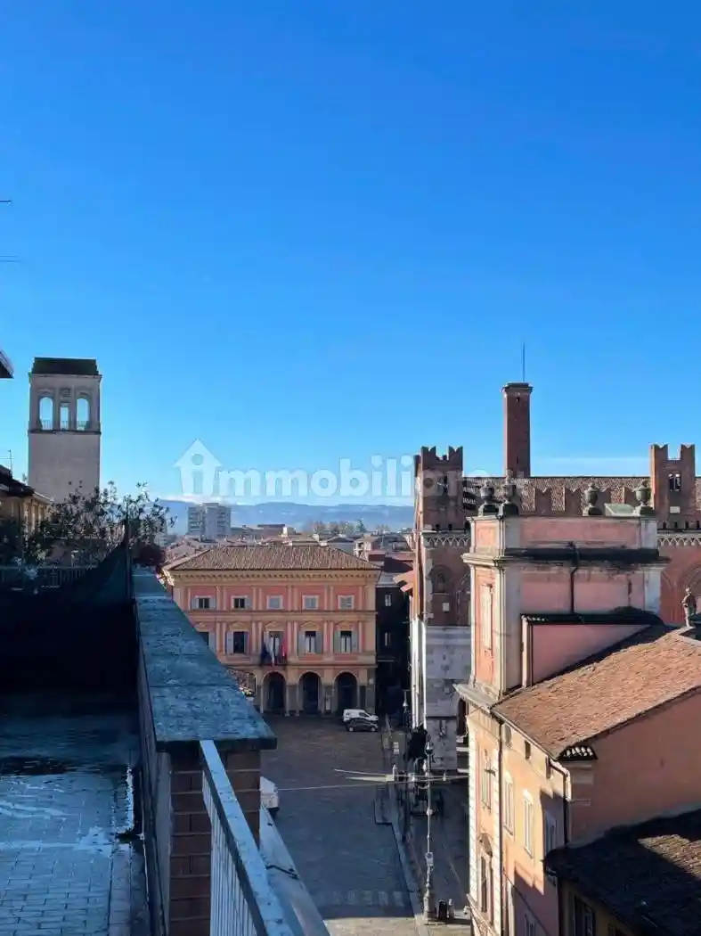 Appartamento in vendita a Piacenza