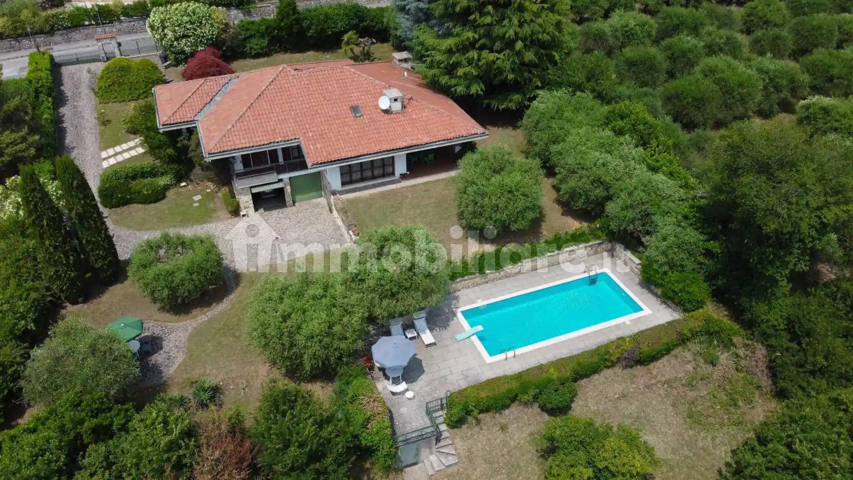 Villa in vendita a Padenghe sul Garda