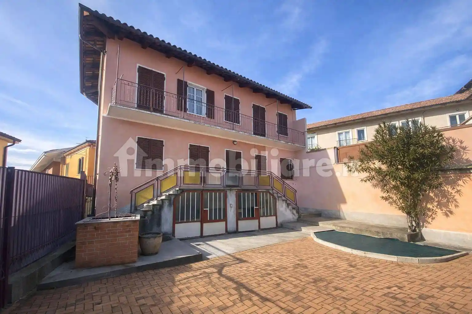 Villa in vendita a Baldissero d'Alba