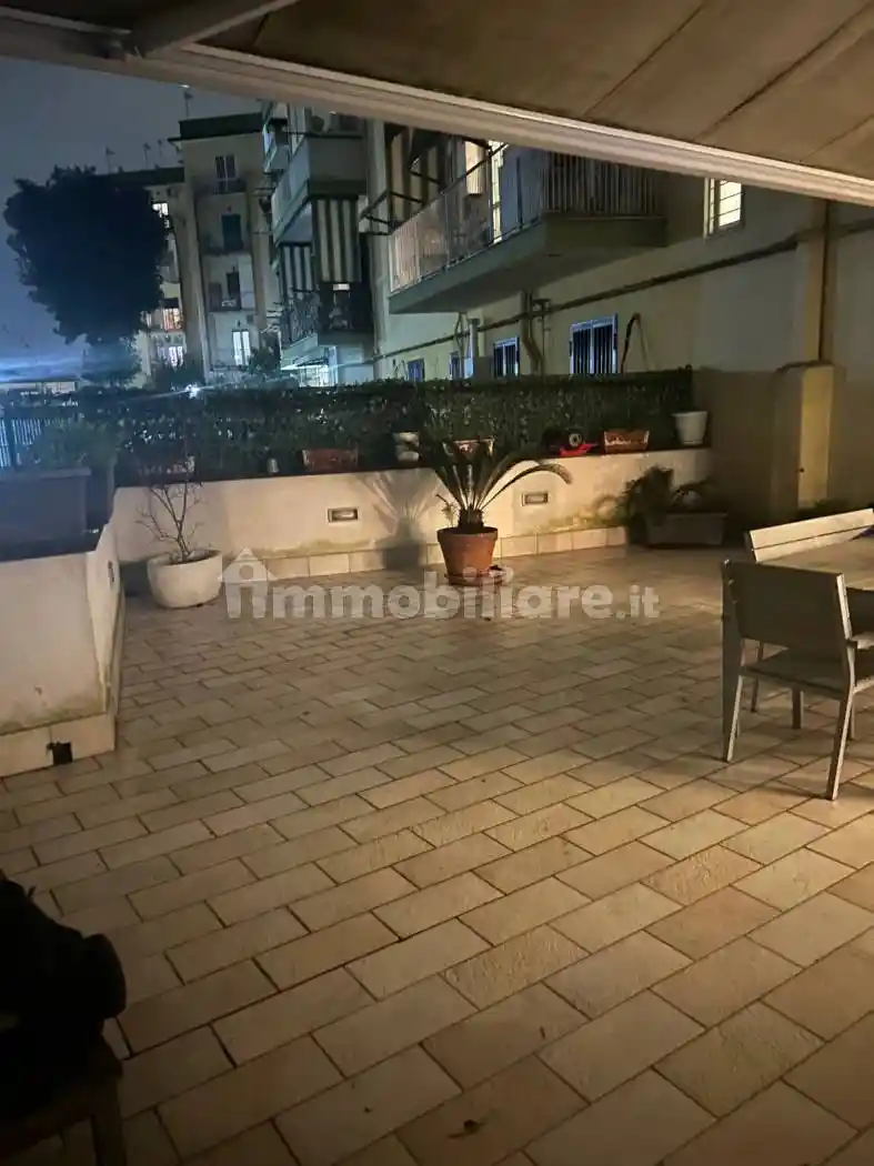 Appartamento in affitto a Napoli