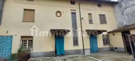 Casa indipendente in vendita a Monticelli Pavese