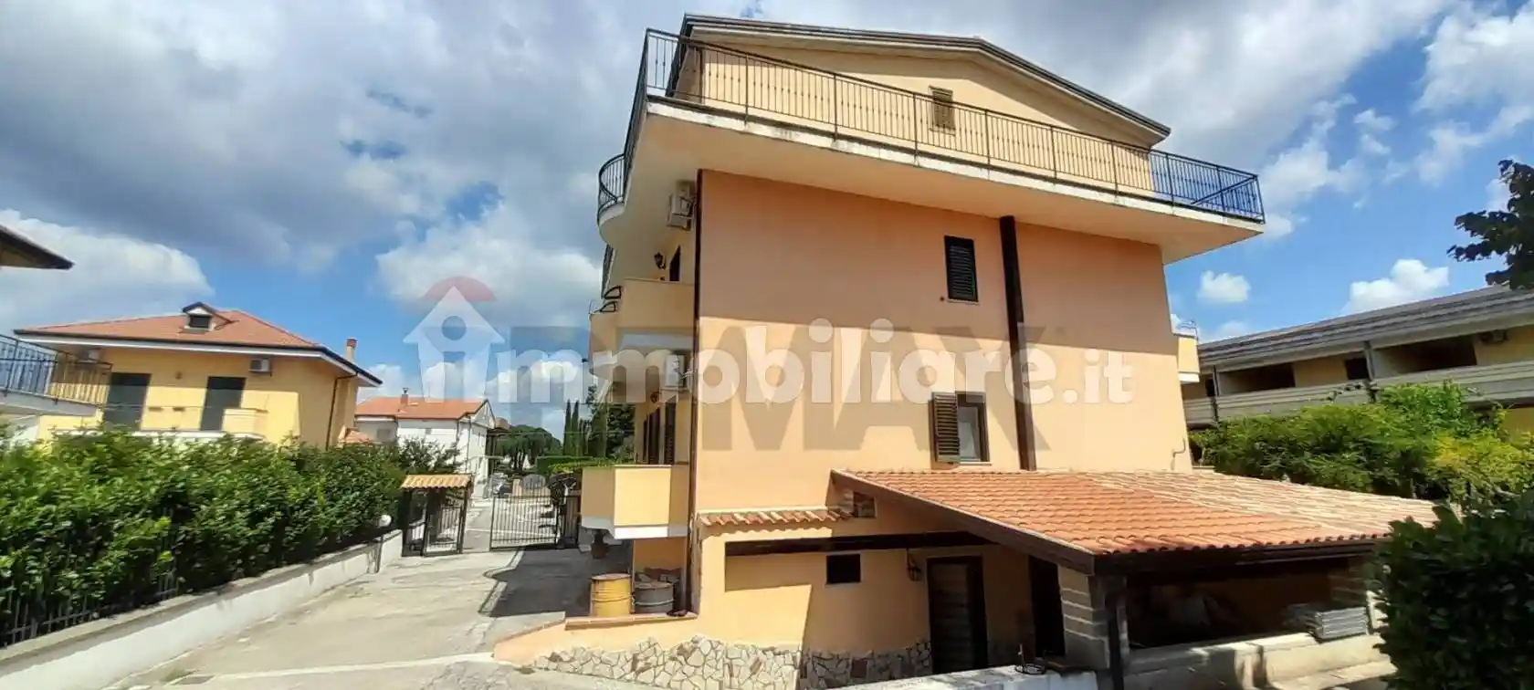 Appartamento in vendita a Amorosi