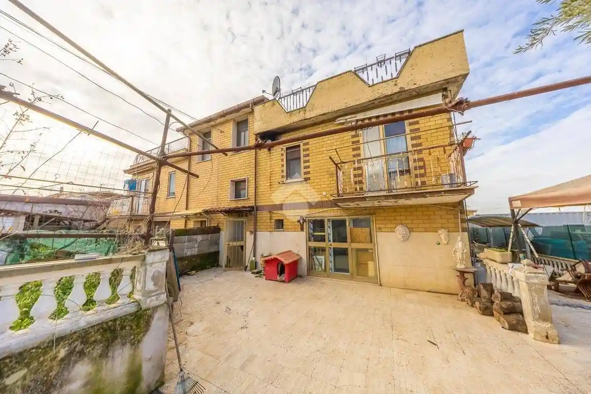 Palazzo - Edificio in vendita a Zagarolo