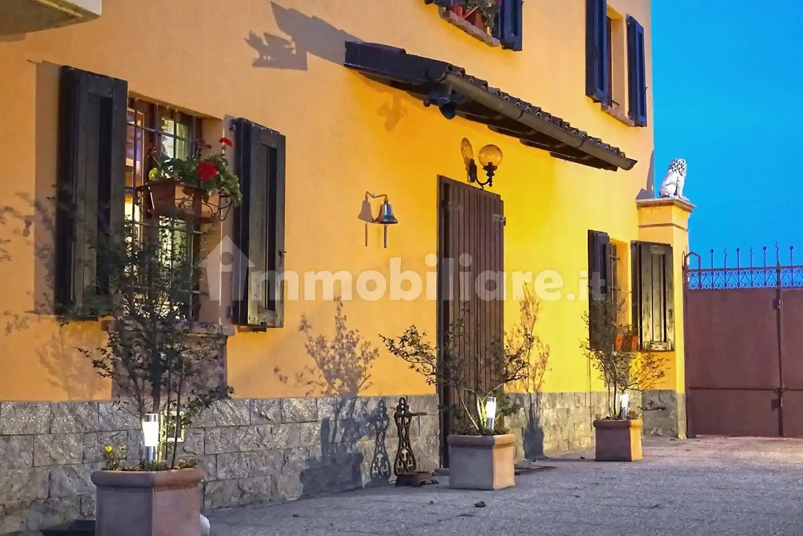 Villa in vendita a Rovescala