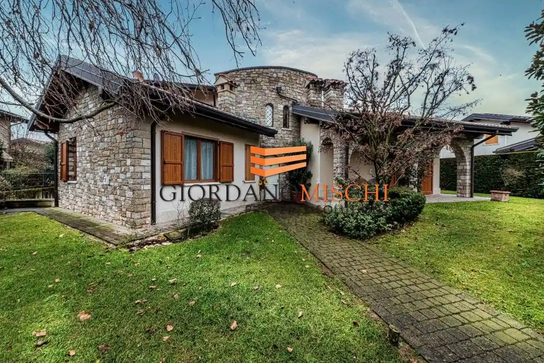 Villa in vendita a Verderio