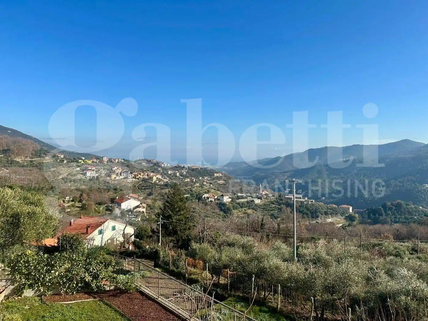 Casa indipendente in vendita a Vado Ligure