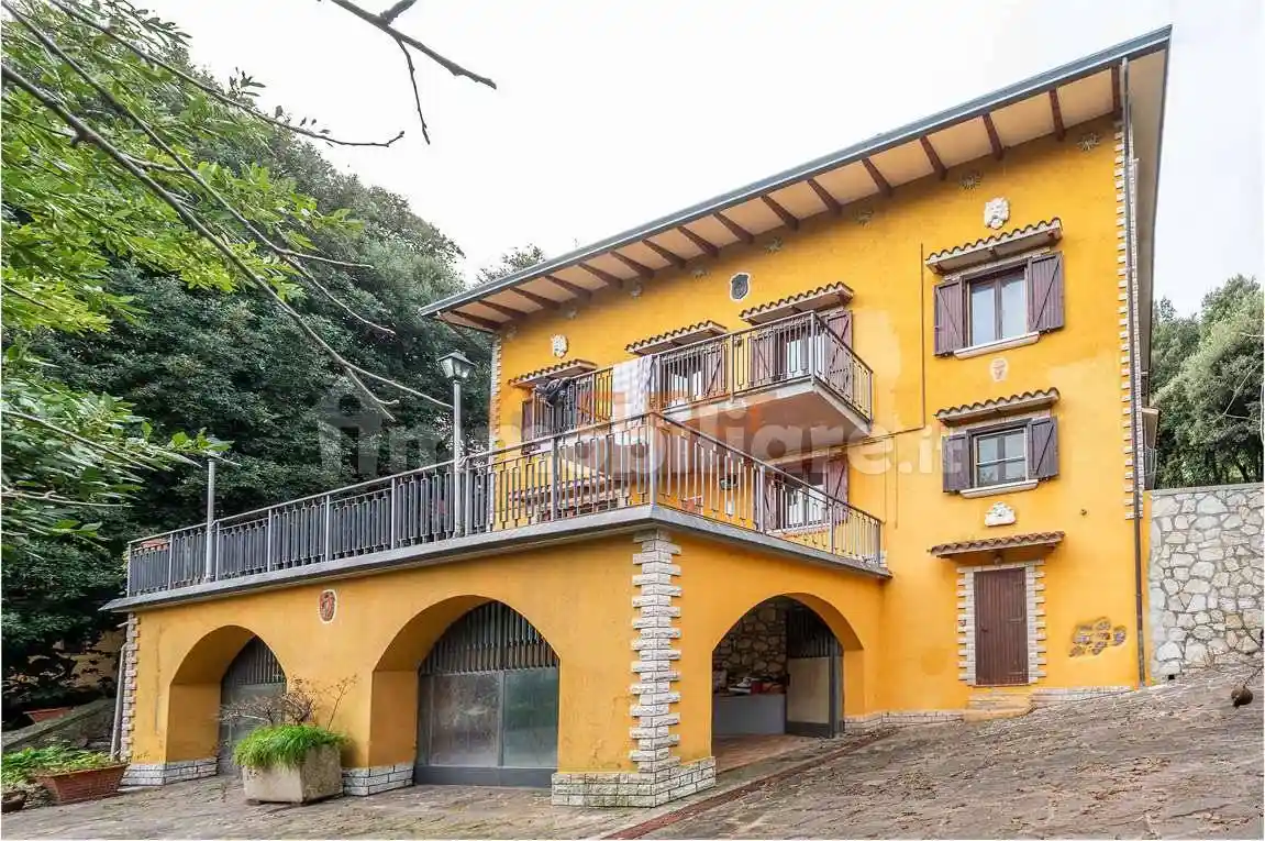 Casa indipendente in vendita a Perugia