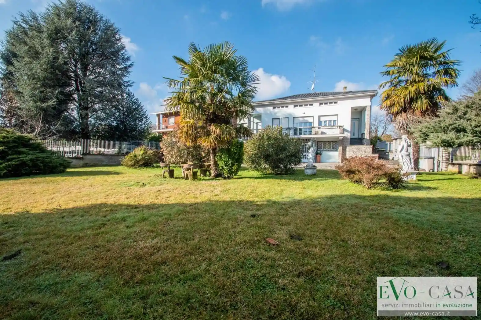 Villa in vendita a Lonate Pozzolo