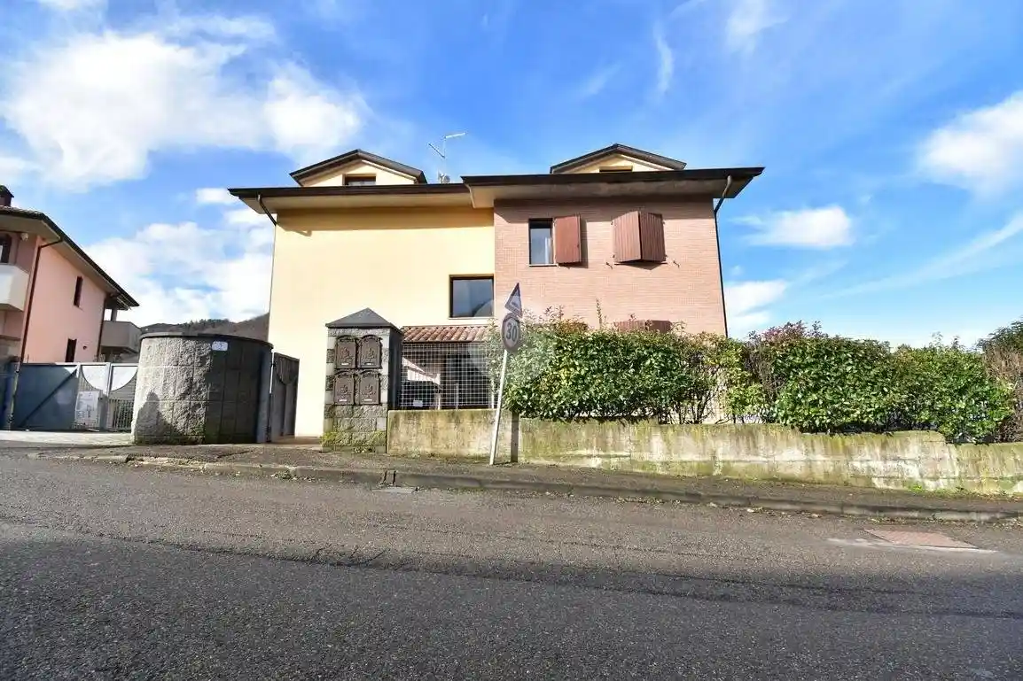 Appartamento in vendita a Calestano