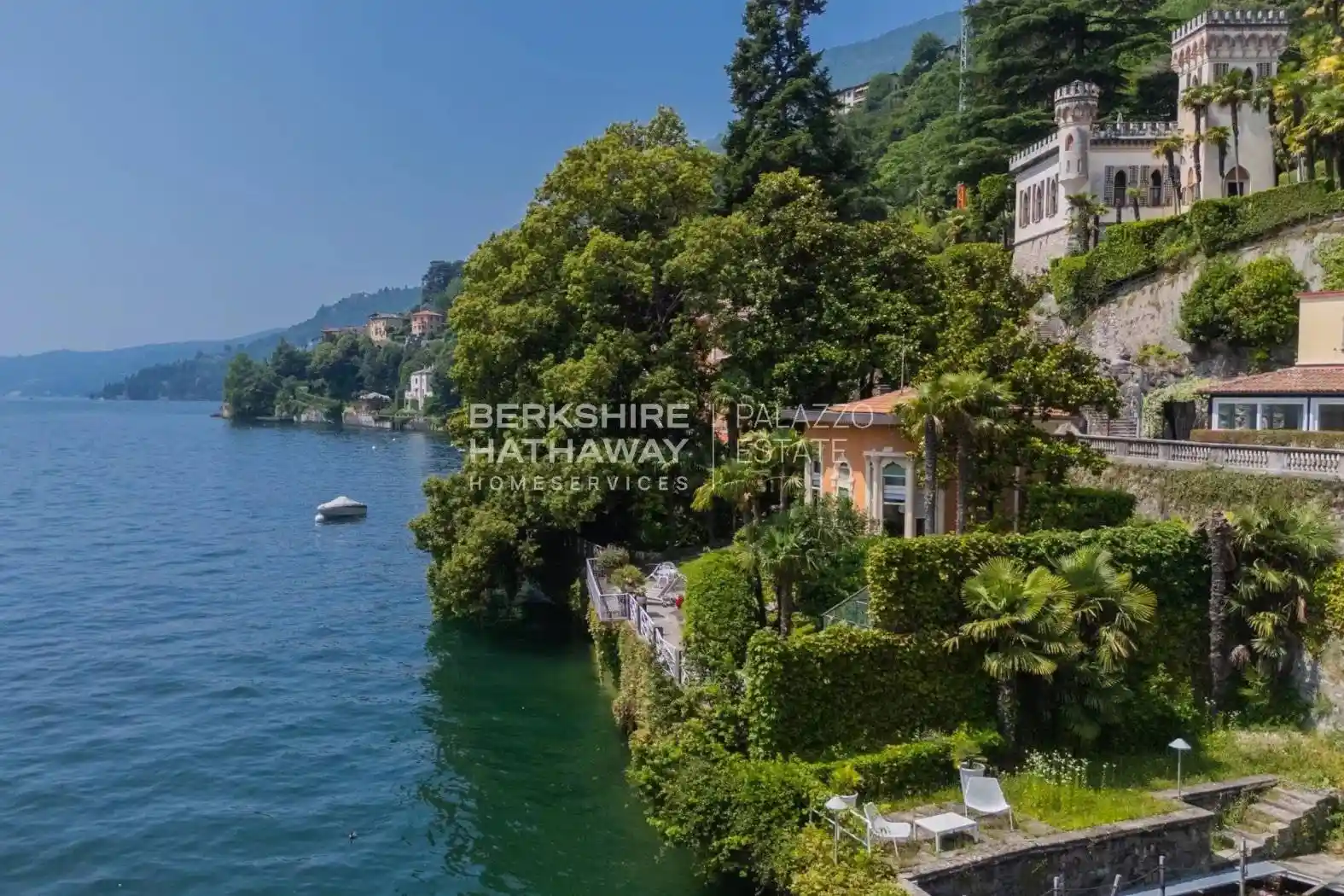 Palazzo - Edificio in vendita a Carate Urio