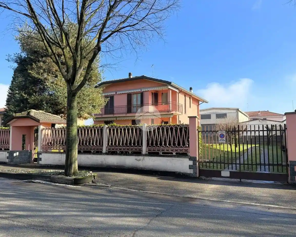 Villa in vendita a Santo Stefano Ticino