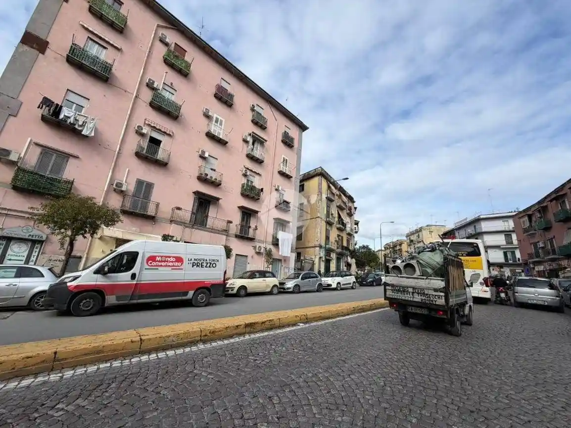 Appartamento in vendita a Napoli
