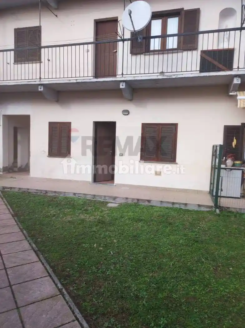 Appartamento in affitto a Varallo Pombia