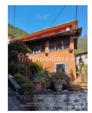 Appartamento in vendita a Seravezza