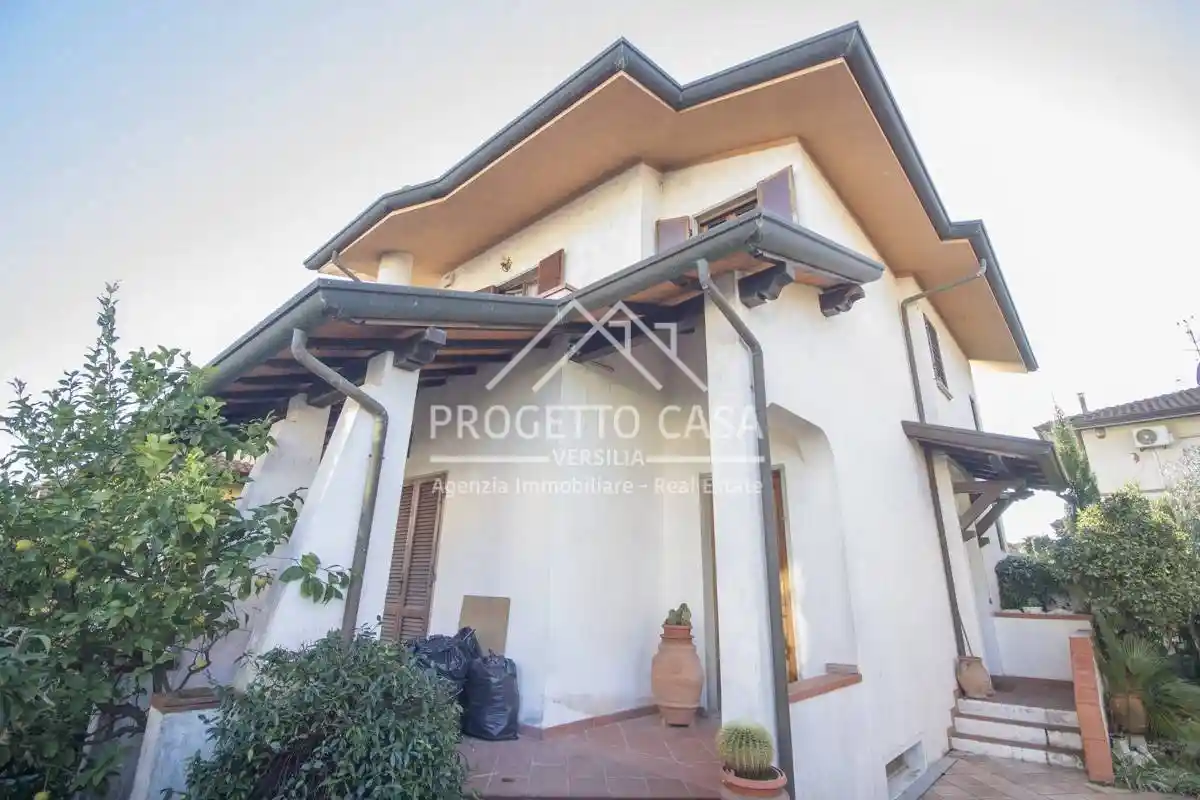 Villa in vendita a Viareggio