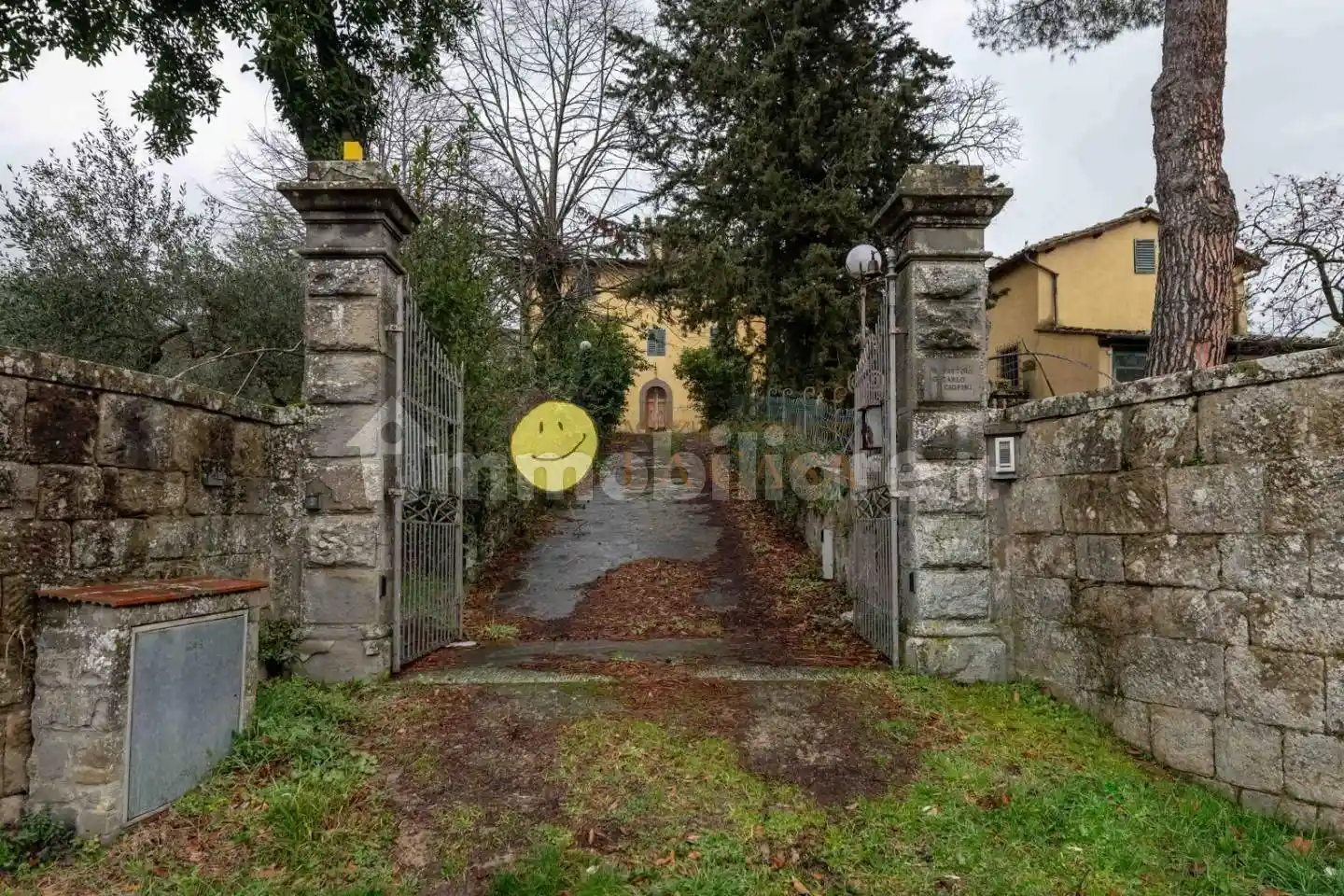 Palazzo - Edificio in vendita a Reggello