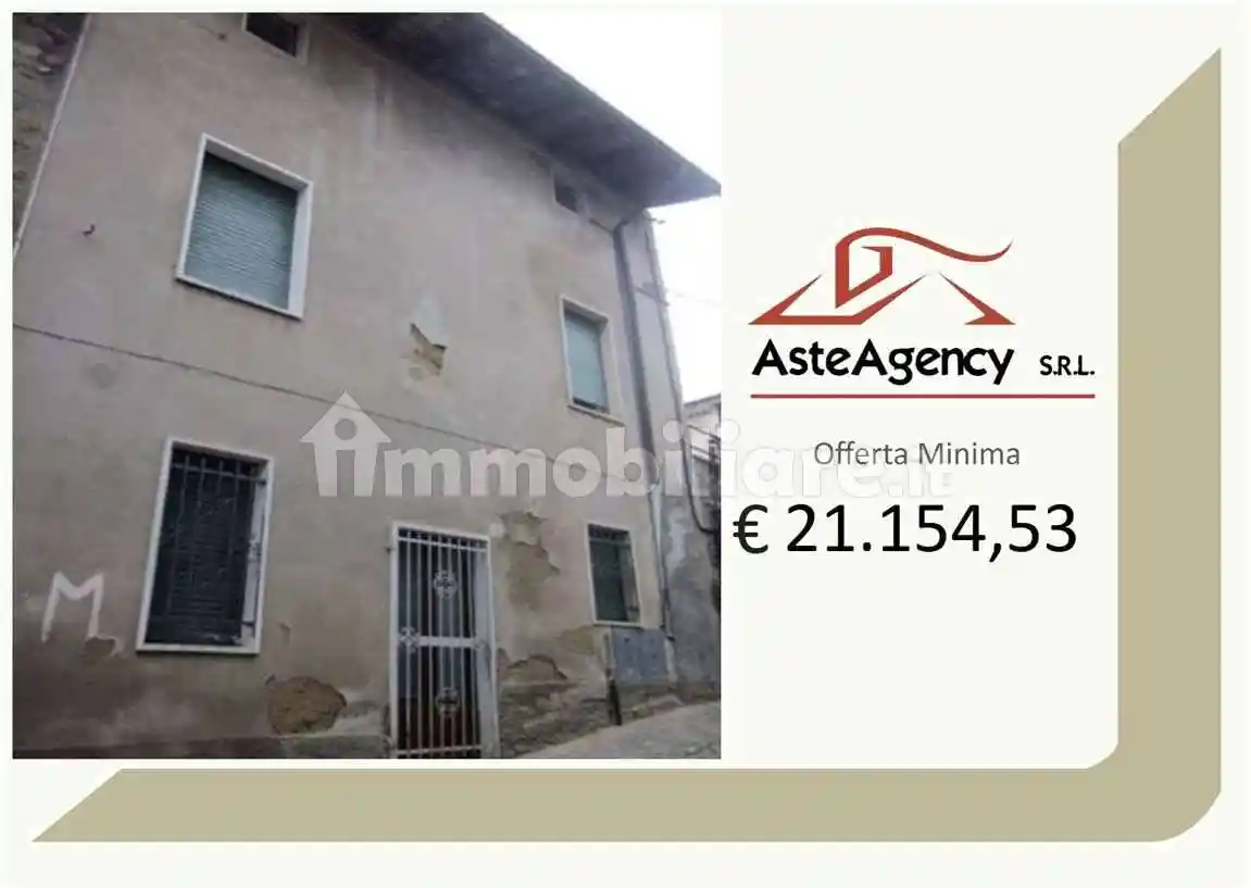 Palazzo - Stabile in vendita a Capriolo