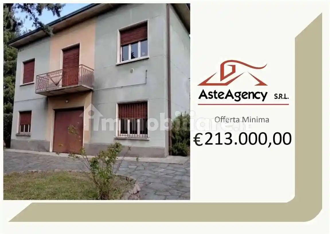 Casa indipendente in vendita a Azzate
