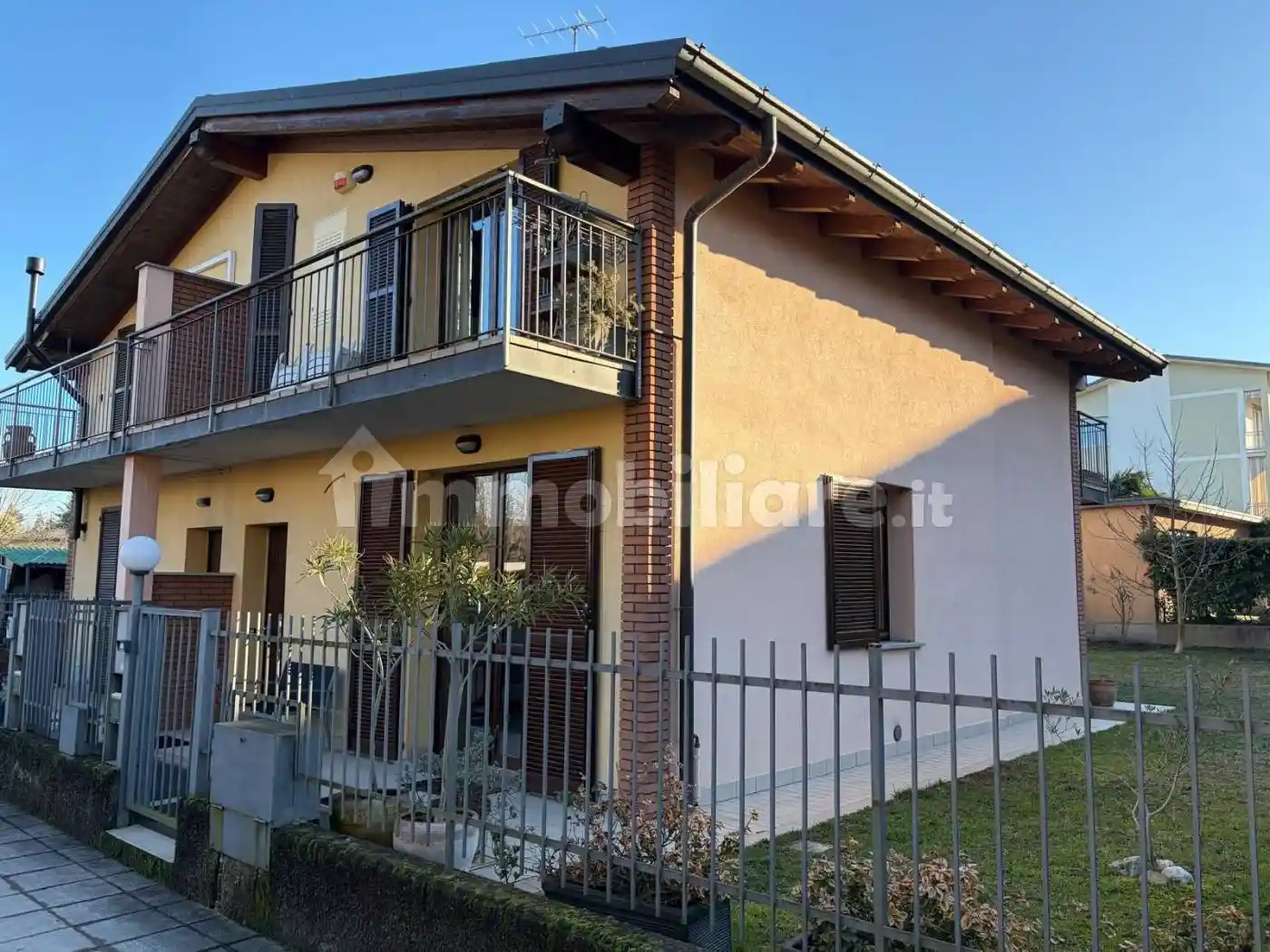 Appartamento in vendita a Buguggiate