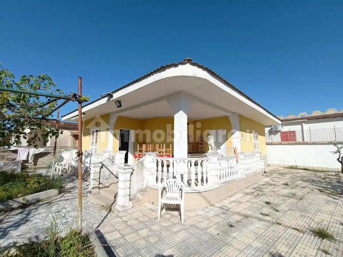 Villa in vendita a Castel Volturno