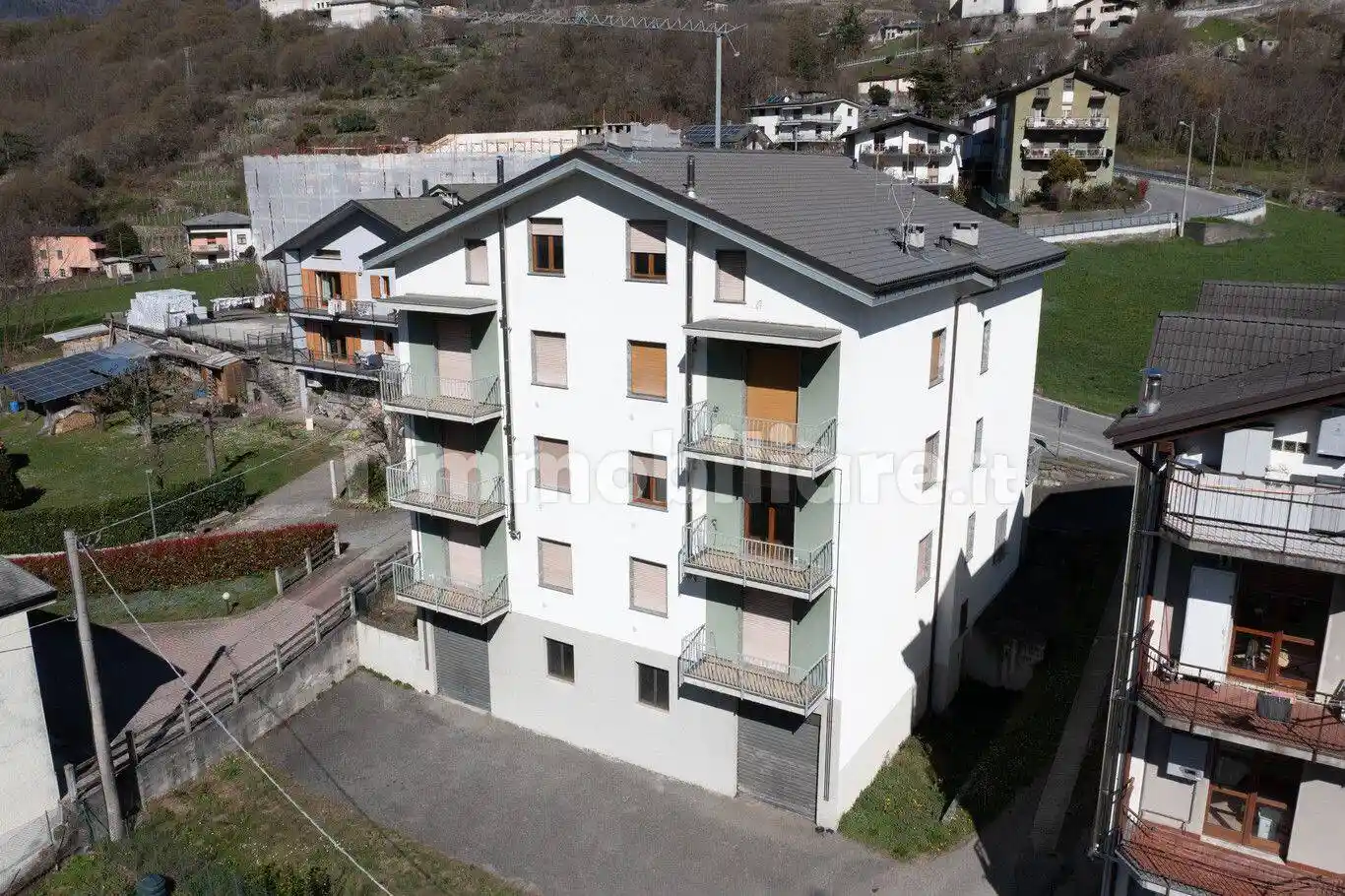 Palazzo - Edificio in vendita a Berbenno di Valtellina