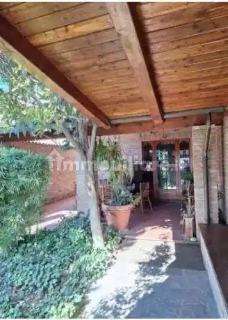 Casa indipendente in vendita a Montalto Pavese