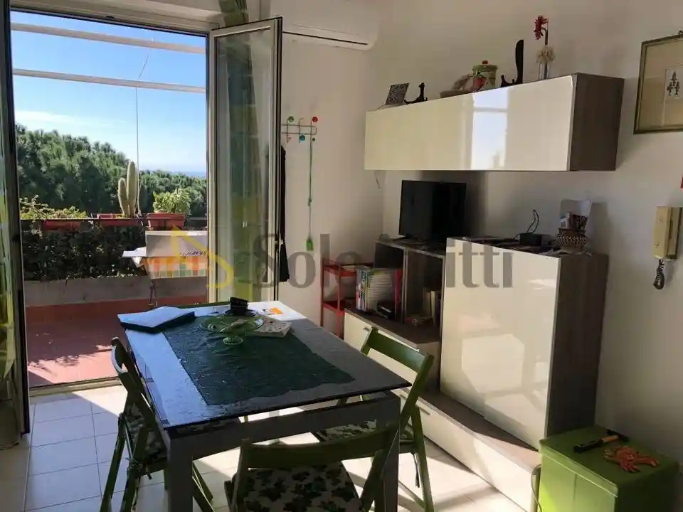 Appartamento in affitto a Aci Castello
