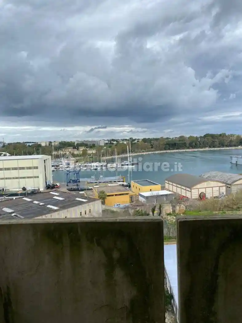 Appartamento in vendita a Brindisi