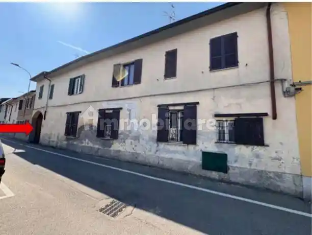Palazzo - Stabile in vendita a Garlasco