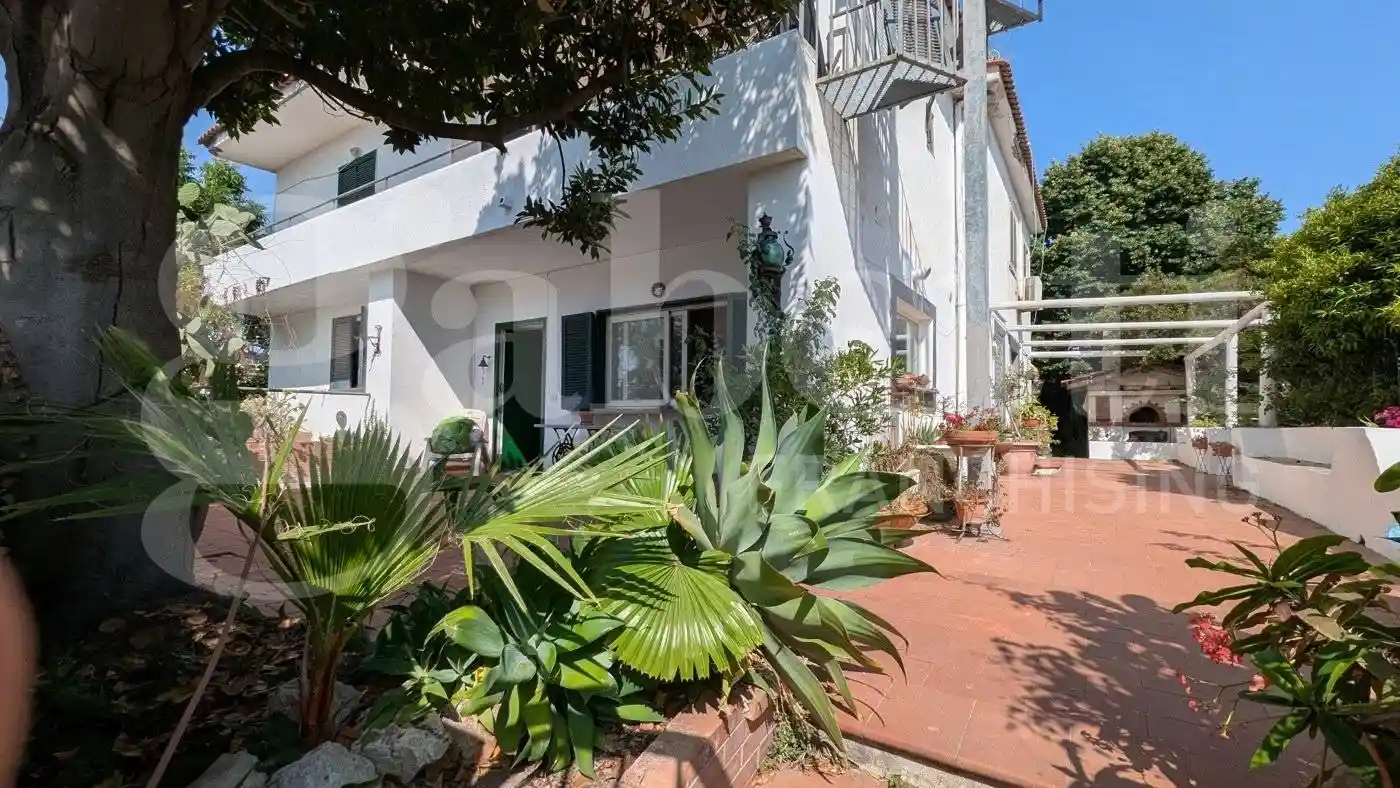 Casa indipendente in vendita a Bacoli