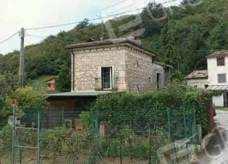 Appartamento in vendita a Zovencedo