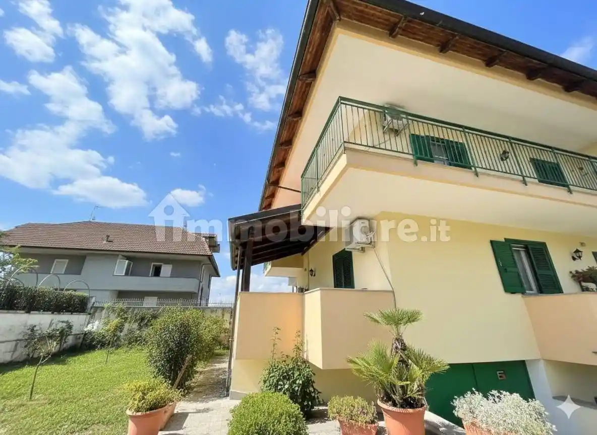 Villa in vendita a Giugliano in Campania