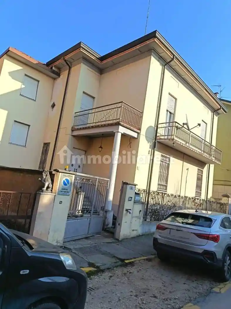 Villa in vendita a Cremona